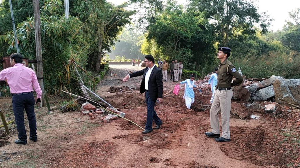 BJP विधायक संजय पाठक पर दूसरी बड़ी कार्रवाई, 12 साल पुराना रिसोर्ट तोड़ा