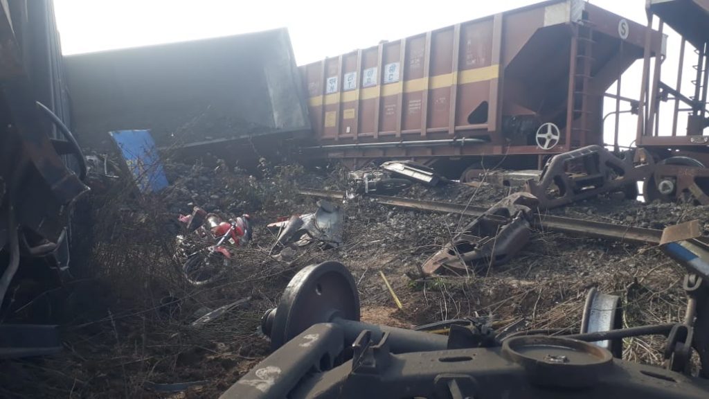 MP में बड़ा रेल हादसा, आपस में भिड़ी 2 मालगाडियां, 3 लोको पायलेट की मौत