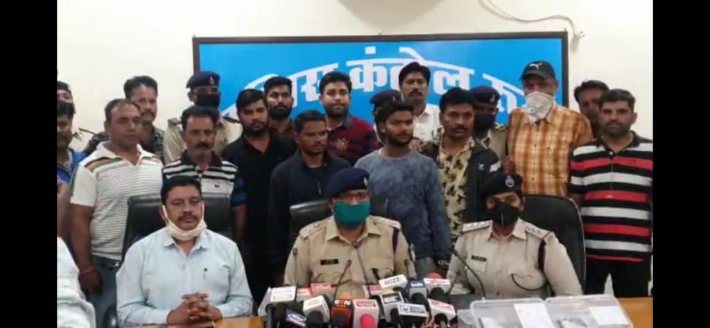 अवैध हथियारों के खिलाफ जबलपुर क्राइम ब्रांच पुलिस की बड़ी कार्यवाही, आरोपियों को किया गिरफ्तार