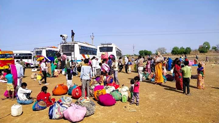 खंडवा में फंसे 400 लोगों को पहुंचाया उनके घर, स्वास्थ्य विभाग की जांच के बाद रवाना