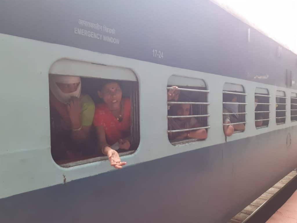 मुंबई से चली श्रमिक ट्रेन के मुसाफिरों की मंजिल अब भी है दूर, घर की बजाय जाएंगे रीवा