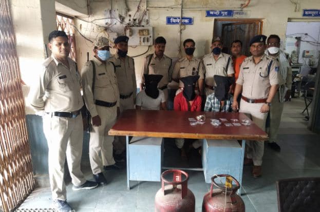 शातिर चोर गिरफ्तार, कब्जे से 1 लाख रुपए का माल बरामद