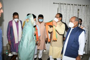 Gwalior: पूर्व महापौर की BJP में घर वापसी, शिवराज-सिंधिया-तोमर ने दिलाई सदस्यता
