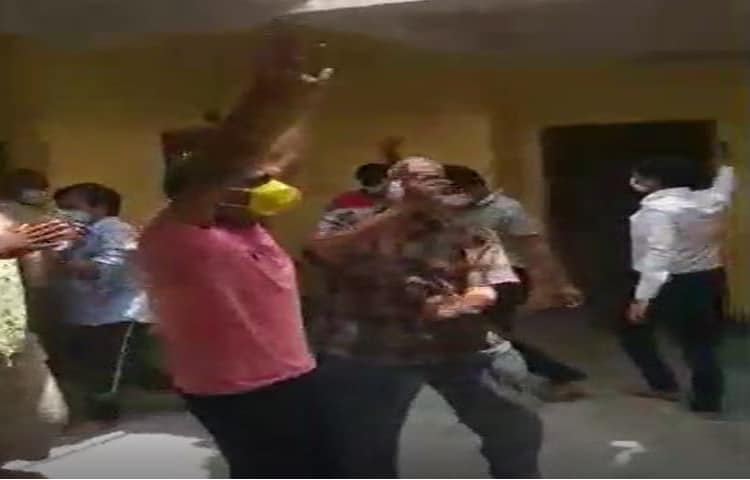 कोविड-19 अस्पताल में इलाज करा रहे मरीजों का वीडियो हुआ वायरल, पेशेंट कर रहे नृत्य
