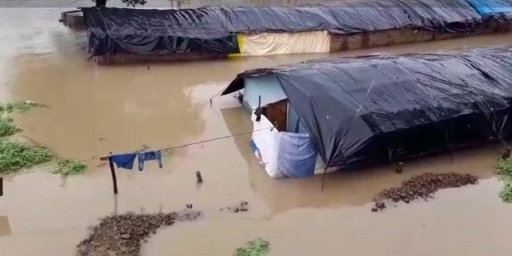 बारिश बनी मुसीबत, इस जिले की निचली बस्तियों में घुसा पानी