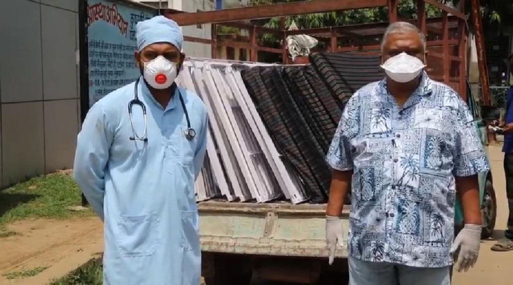 कोरोना के खिलाफ जंग: समाजसेवी संस्थाओं ने जिला अस्पताल को दान किए बिस्तर
