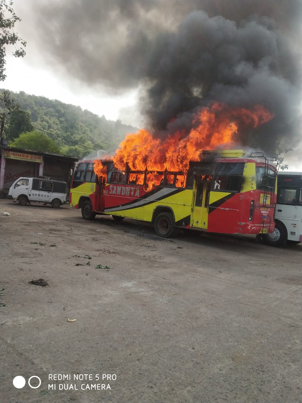 buss met with fire accident rajgarh