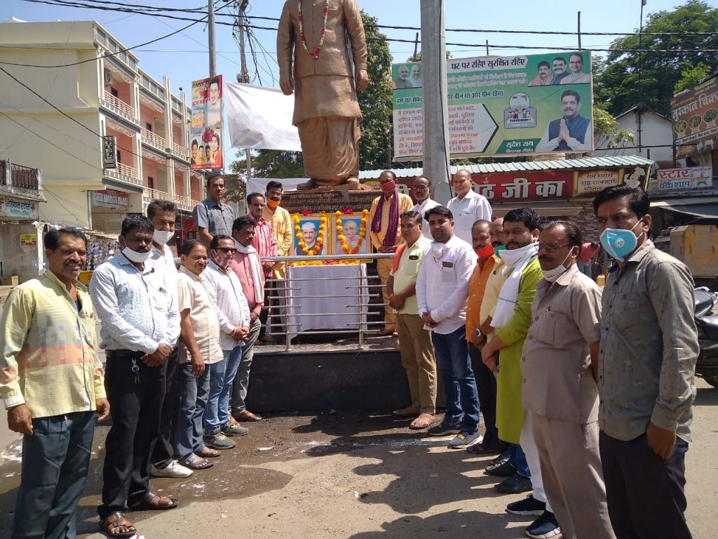 सीहोर में भाजपा कार्यकर्ताओं ने मनाई महात्मा गांधी और लाल बहादुर शास्त्री की जयंती