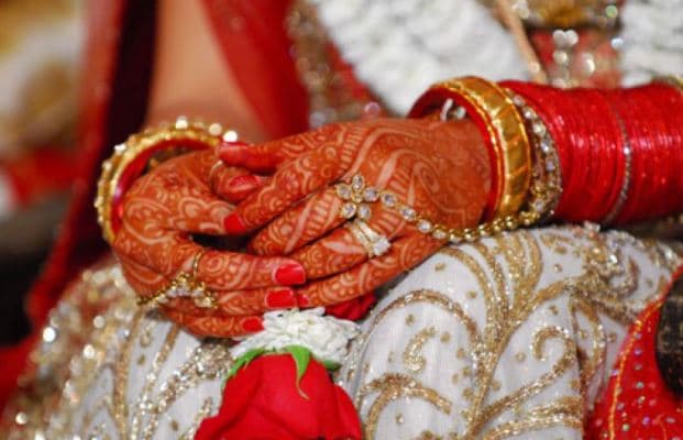 दुल्हन हुई कोरोना पॉजिटिव, टल गई शादी, इंदौर में कोरोना ने लगाया 500 का पंच