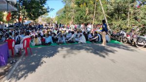 Farmer's Protest : कृषि कानूनों में सुधार की मांग को लेकर भारतीय किसान संघ का धरना,सैकड़ो किसान हुए शामिल