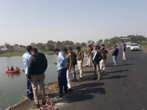 Road Accident : उज्जैन में रेलिंग को तोड़ते हुए नदी में गिरी कार, दो की मौत