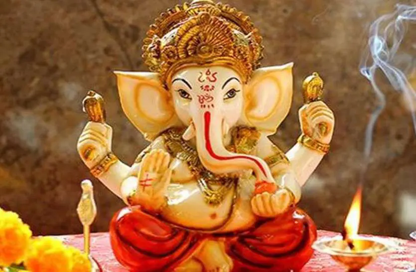 Establishment of Ganpati on Ganesh Chaturthi should be done by this method,  financial crisis is removed | Ganesh Chaturthi : इस विधि विधान से करना  चाहिए गणपति की स्थापना, दूर होती है