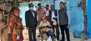 Gwalior News : राशन मिलते ही खिले चेहरे, बुजुर्गों ने भावुक होकर दिया आशीर्वाद