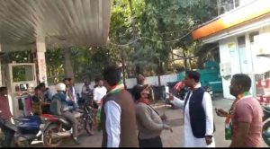 MP News: पेट्रोल- डीजल के बढ़ते दामों पर कांग्रेस का आज प्रदेश बंद, पूर्व मंत्री गिरफ्तार