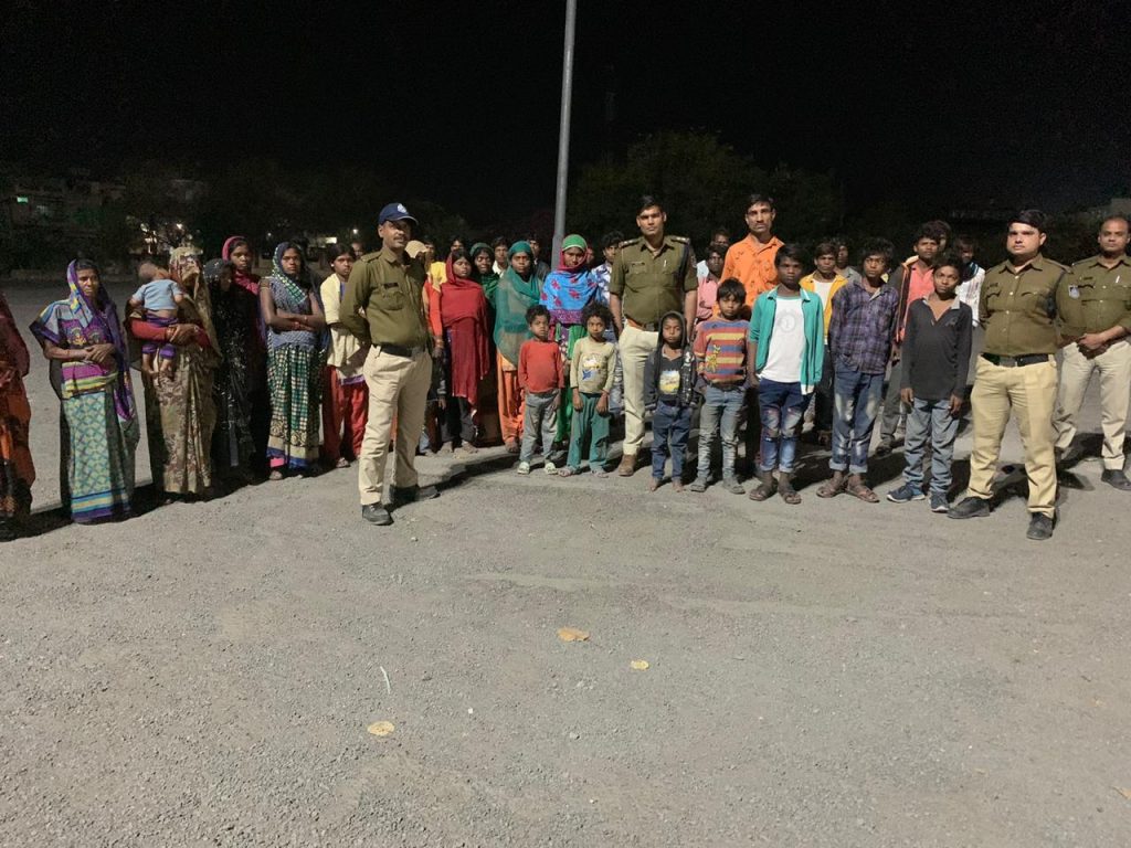 छतरपुर पुलिस की बड़ी कार्रवाई, महाराष्ट्र में बंधक 42 मजदूरों को कराया मुक्त