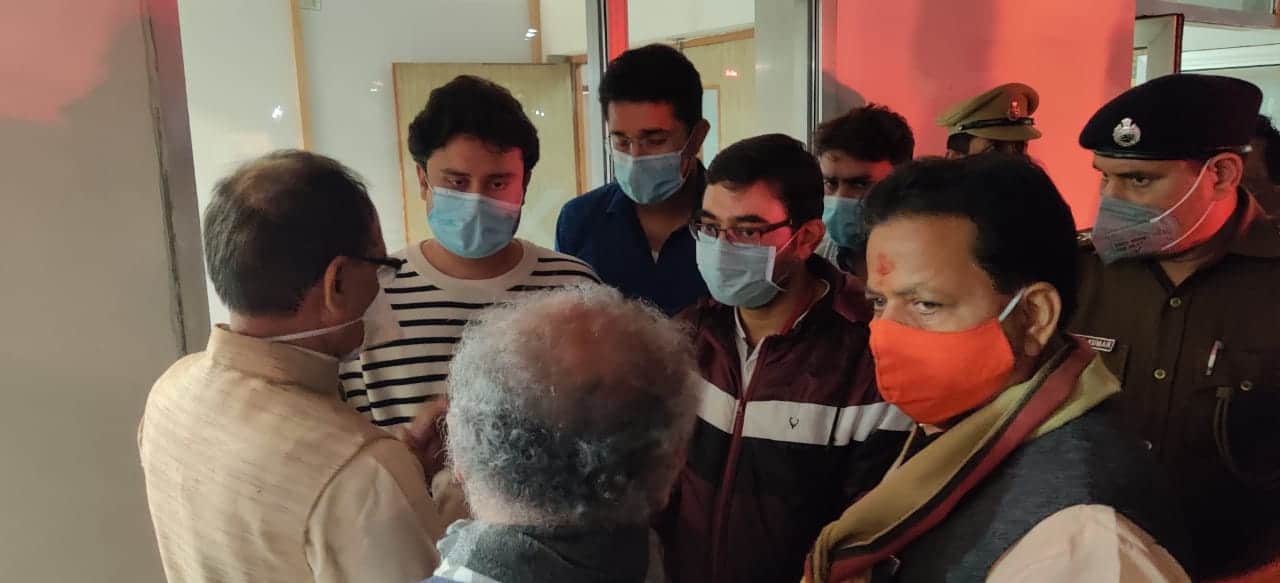 सीएम शिवराज और नरेंद्र तोमर ने अस्पताल पहुंचकर ली सांसद चौहान के स्वास्थ्य की जानकारी