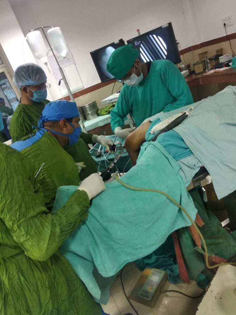 Datia : मेडिकल कॉलेज में पहली बार दूरबीन पद्धति से लिगामेंट सर्जरी