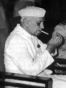 नेहरू की सिगरेट 555 पर उलझे भाजपा और कांग्रेस, एक दूसरे पर कसे तंज