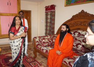 Damoh News : भाजपा नेत्री डॉ सुधा मलैया ने की शक्तिपुत्र जी महाराज से मुलाकात