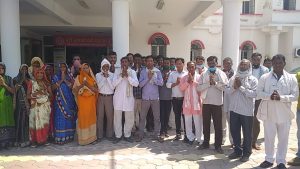 CM शिवराज की विधानसभा के ग्रामीणों ने हाथ जोड़कर पूछा, हमसे क्या भूल हो गई? 