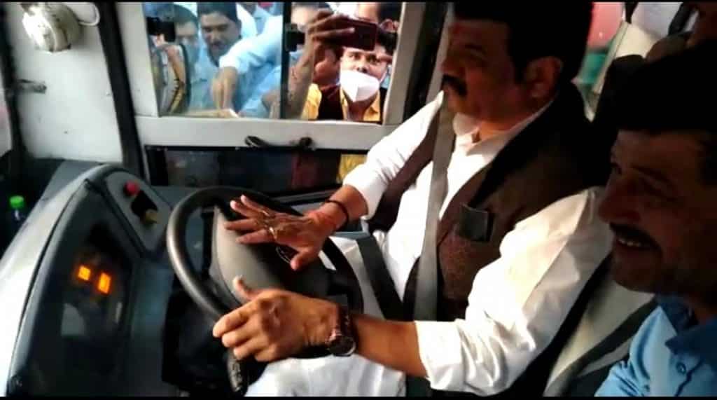 Sagar News : परिवहन मंत्री गोविंद सिंह राजपूत बने ड्राइवर, चलाई बस