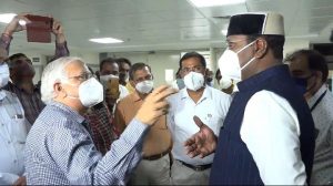 Bhopal News : विश्वास सारंग पहुंचे हमीदिया अस्पताल, व्यवस्थाओं का किया निरीक्षण