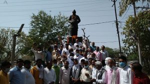 Gwalior News: जनता भीड़ करे तो जुर्माना, नेताजी को फूलमाला, प्रशासन का दोहरा मापदंड चर्चा में