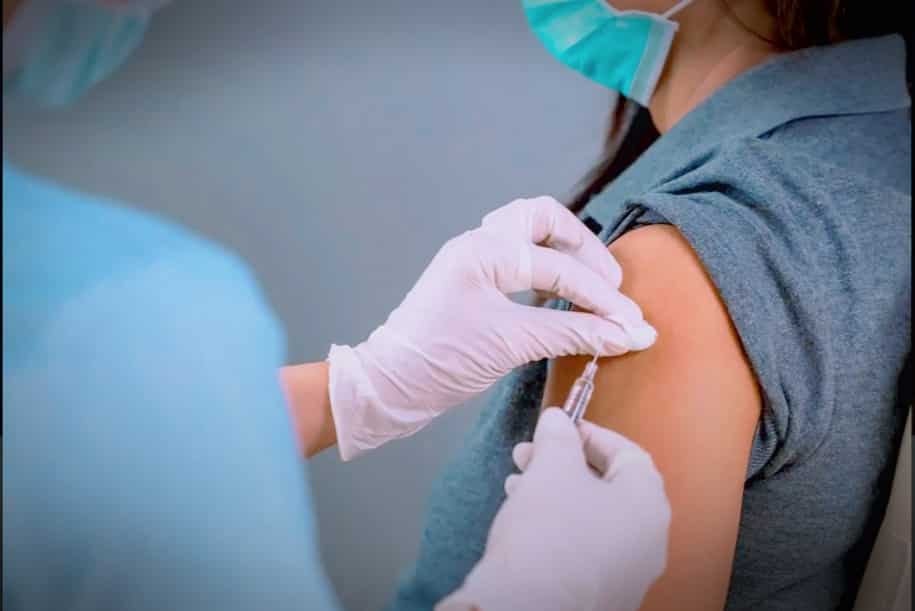 केंद्र सरकार की नई गाइडलाइन, कोरोना निगेटिव होने के 3 महीने बाद लगेगी वैक्सीन