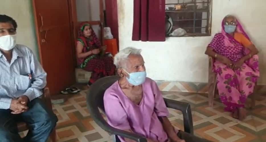 90 साल के बुजुर्ग ने जीती कोरोना की जंग, डॉक्टरों ने भी की तारीफ