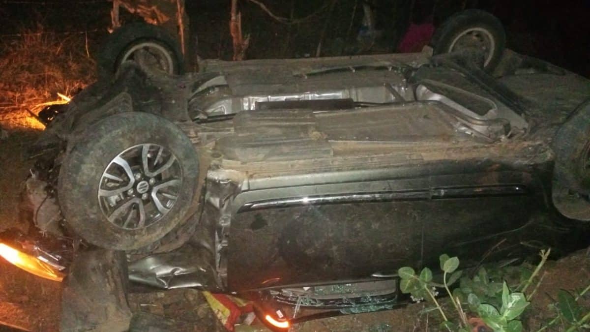 Guna Road Accident: कंटेनर से टकराई ट्रैवलर, 3 लोग जिंदा जले, 4 अन्य घायल
