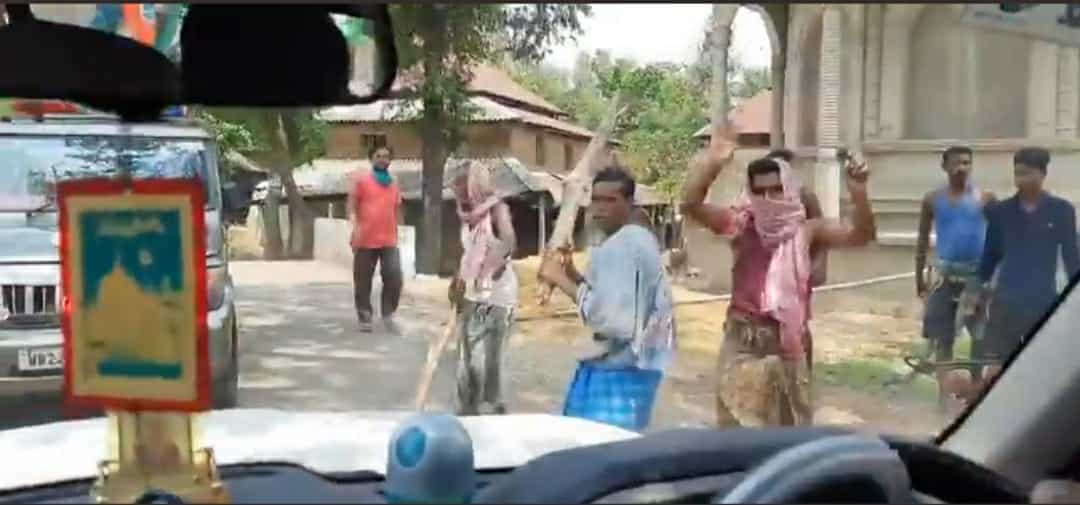 बंगाल हिंसा की जांच करने पहुंची गृह मंत्रालय की टीम, केंद्रीय मंत्री की कार पर हमला
