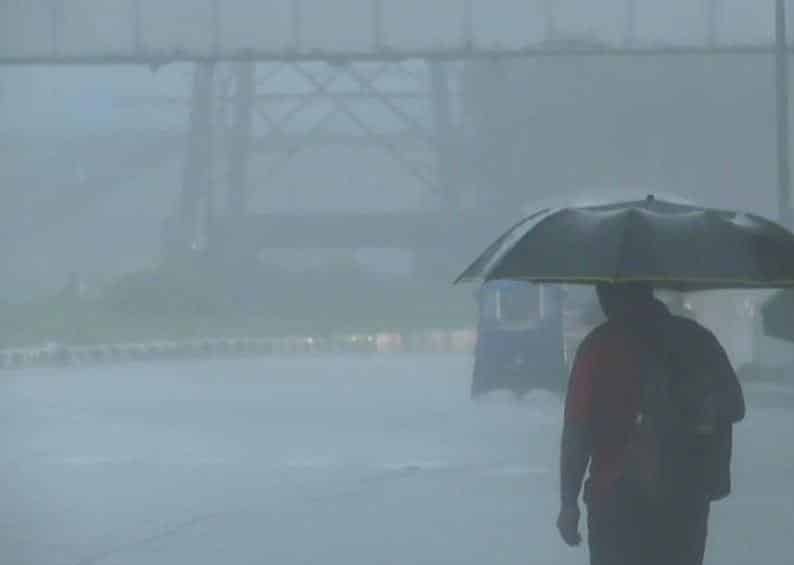 Monsoon Rain: समय से पूर्व मानसून की दस्तक, तेज बारिश के साथ अगले 3 दिन का अलर्ट जारी