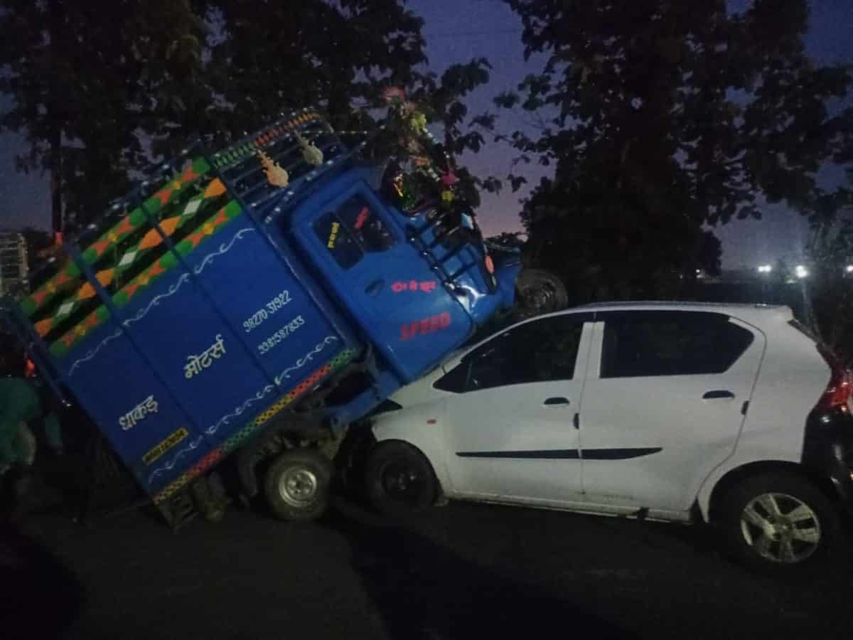 Indore : लोडिंग रिक्शा ने कार को मारी टक्कर, दर्दनाक सड़क हादसे में 6 माह की मासूम की हुई मौत