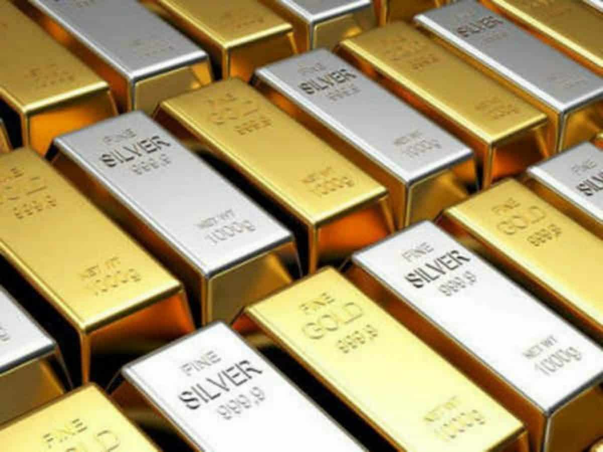 Gold Silver Rate: सोने चांदी की कीमतों में गिरावट जारी, इन्वेस्ट करने का ये है अच्छा मौका