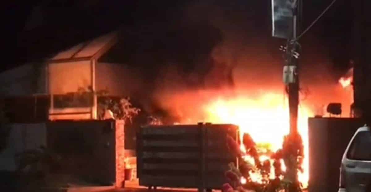 इंदौर: मकान में लगी भीषण आग, लाखों का सामान जलकर ख़ाक, Video Viral