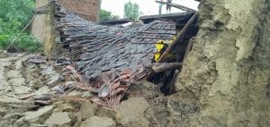 Panna : बारिश में भरभराकर गिरा कच्चा मकान, बाल-बाल बचे परिवार के सदस्य