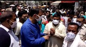 Gwalior News : व्यापारी से मारपीट के विरोध में चक्का जाम, महाराज बाड़े पर धरना