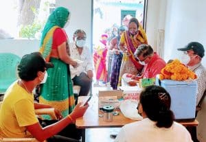 Ratlam : दीनदयाल विचार मंच के सहयोग से कुष्ठ बस्ती में सपन्न हुआ टीकाकरण, 66 कुष्ठ रोगियों को लगा पहला डोज