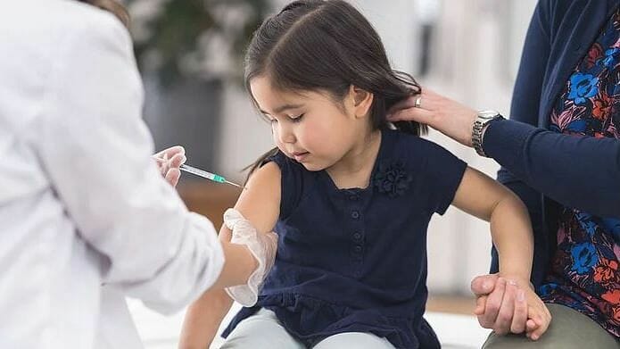 खुशखबर! अगले महीने से आ सकती है बच्चों के लिये कोविड वैक्सीन, केंद्रीय स्वास्थ्य मंत्री ने कही ये बात...