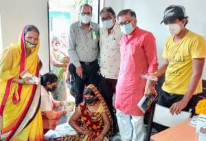 Ratlam : दीनदयाल विचार मंच के सहयोग से कुष्ठ बस्ती में सपन्न हुआ टीकाकरण, 66 कुष्ठ रोगियों को लगा पहला डोज