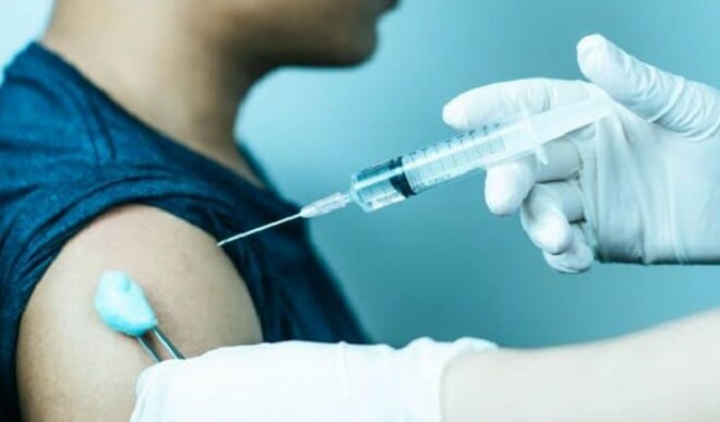 Covid-19 Vaccination: MP में एक बार फिर रिकार्ड बनाते हुए 10 लाख से अधिक लोगों का हुआ वैक्सीनेशन