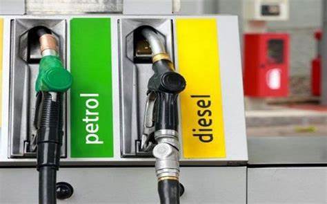 Petrol-Diesal Rate: MP में पेट्रोल 121 रूपए प्रति लीटर के पार, डीज़ल 110.74 रुपये, जाने आपके शहर में कितनी है कीमत