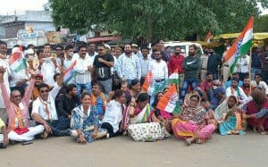 Balaghat: टोल टैक्स के खिलाफ कांग्रेस ने बोला हल्ला, चक्काजाम कर जताया विरोध
