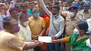 खंडवा में ताजिया जुलूस में भगवान राम के विरुद्ध लगाए नारे, अब हिंदू संगठन ने किया विरोध प्रदर्शन