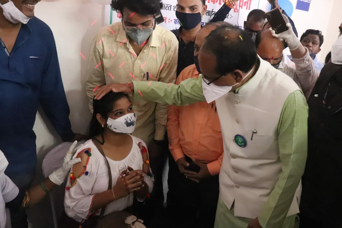 Vaccination MahaAbhiyan : MP में एक दिन में सर्वाधिक वैक्सीनेशन का अपना ही रिकार्ड टूटा, 23 लाख टीके लगाए गए