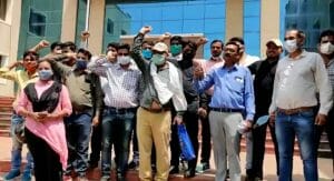 Gwalior News : पटवारियों ने तहसील में जमा किये "बस्ते", कलेक्ट्रेट पर किया प्रदर्शन