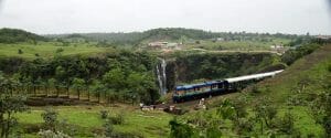 मालवा की खूबसूरत वादियों में 17 महीनों बाद फिर पटरियों पर दौड़ी हेरिटेज ट्रेन, लोगों में दिखा उत्साह
