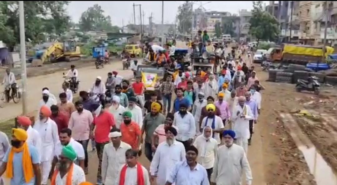 Bharat Band : संयुक्त किसान मोर्चा ने किया शक्ति प्रर्दशन, 500 से ज्यादा ट्रैक्टरों से निकाली रैली