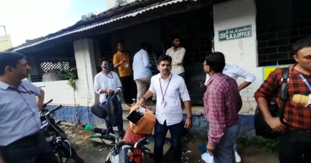Ujjain : EOW ने स्वास्थ्य विभाग के अकाउंटेंट को रिश्वत लेते रंगे हाथों पकड़ा