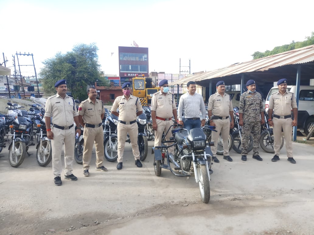 मुरैना पुलिस ने पांच अंतराज्यीय वाहन चोरों को किया गिरफ्तार, 36 मोटरसाइकिलें बरामद